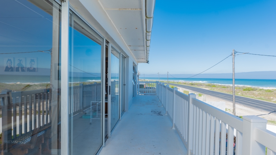 7 Bedroom Property for Sale in Struisbaai Western Cape